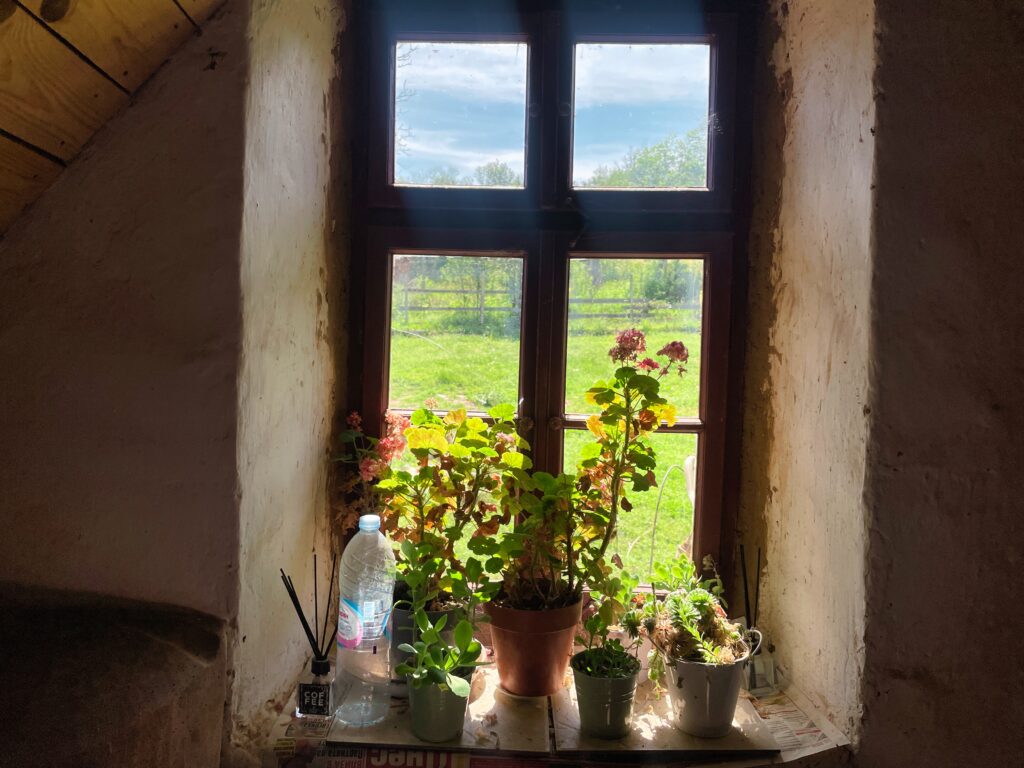село Мандрица глинена къща