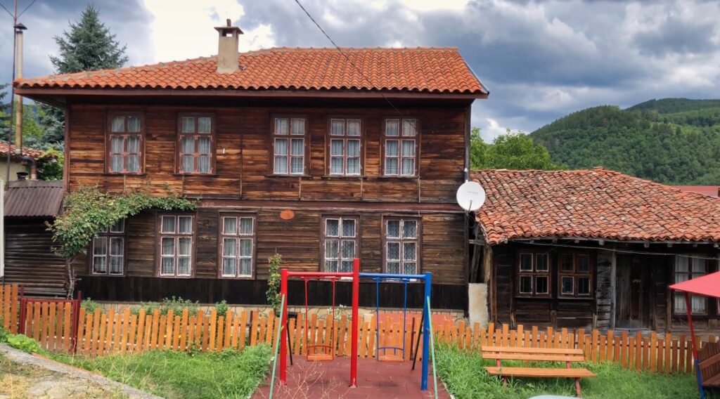 Село Медвен детска градина