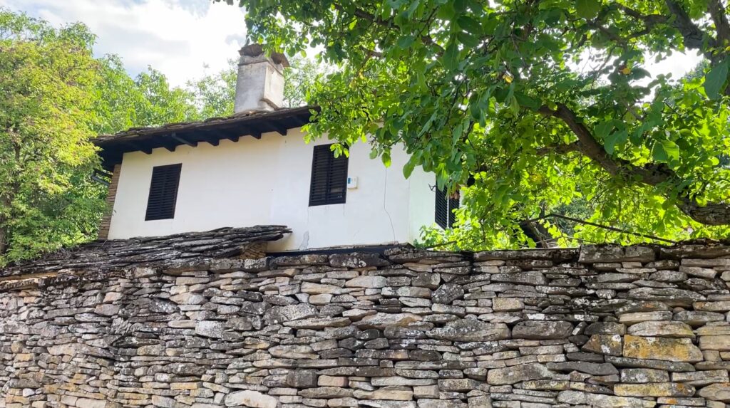 село Иглика къщата на Невена Коканова
