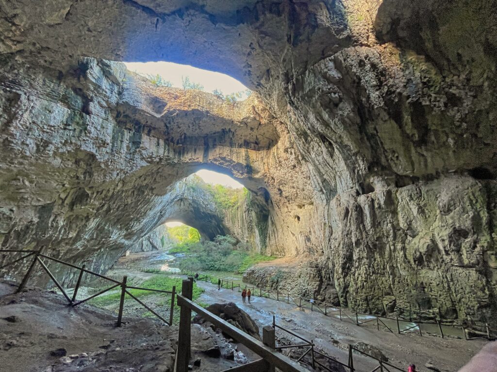 Кърпачево в Деветашкото плато Деветашката пещера