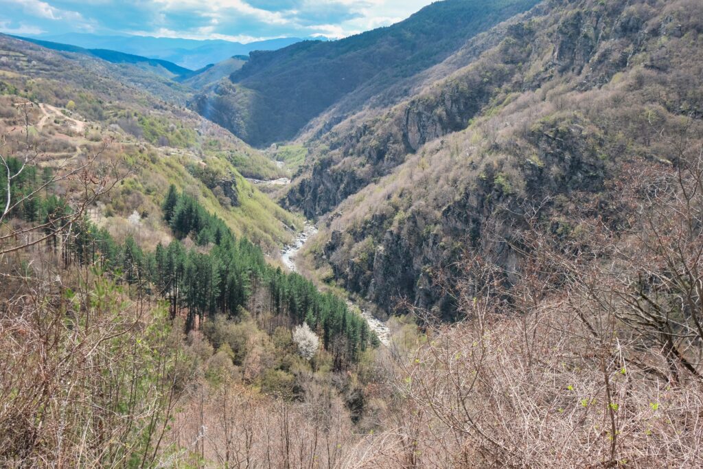 Живописният път през Родопите към Ковачевица