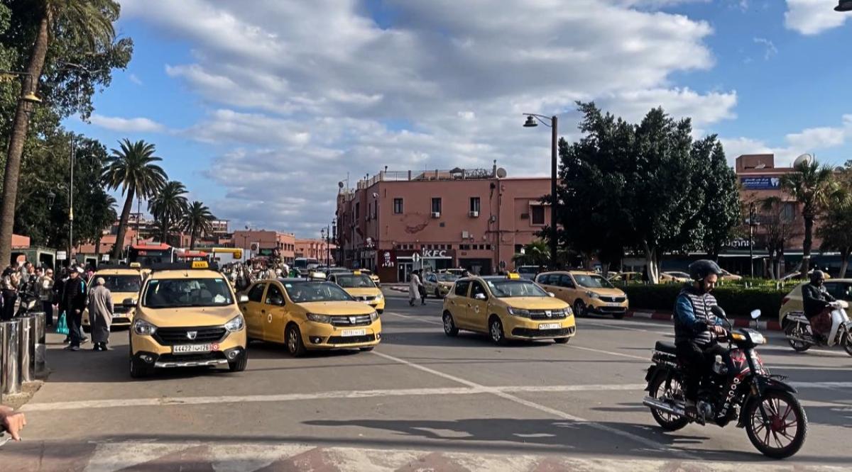  Забележителности на Маракеш - таксита Petit Taxi
