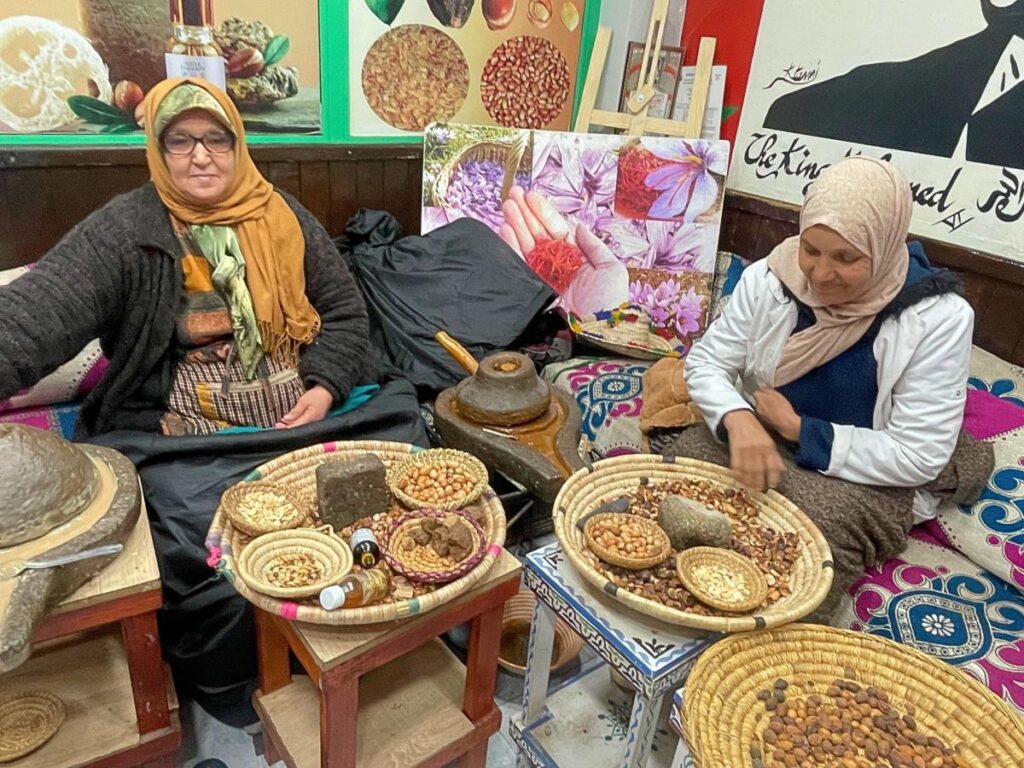  Забележителности на Маракеш - как се прави арганово масло