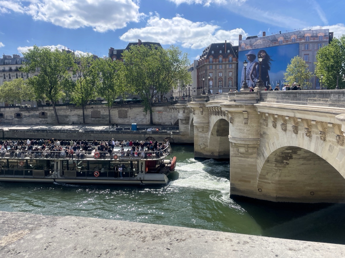 Грешки в Париж Bateaux Mouches